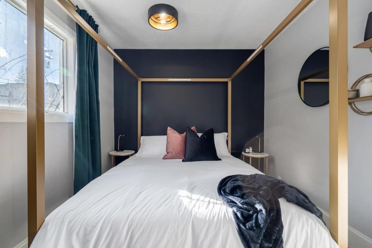 The Icon I Sleep 4 I Heritage House I 55 Roku Tv Cranbrook Luaran gambar